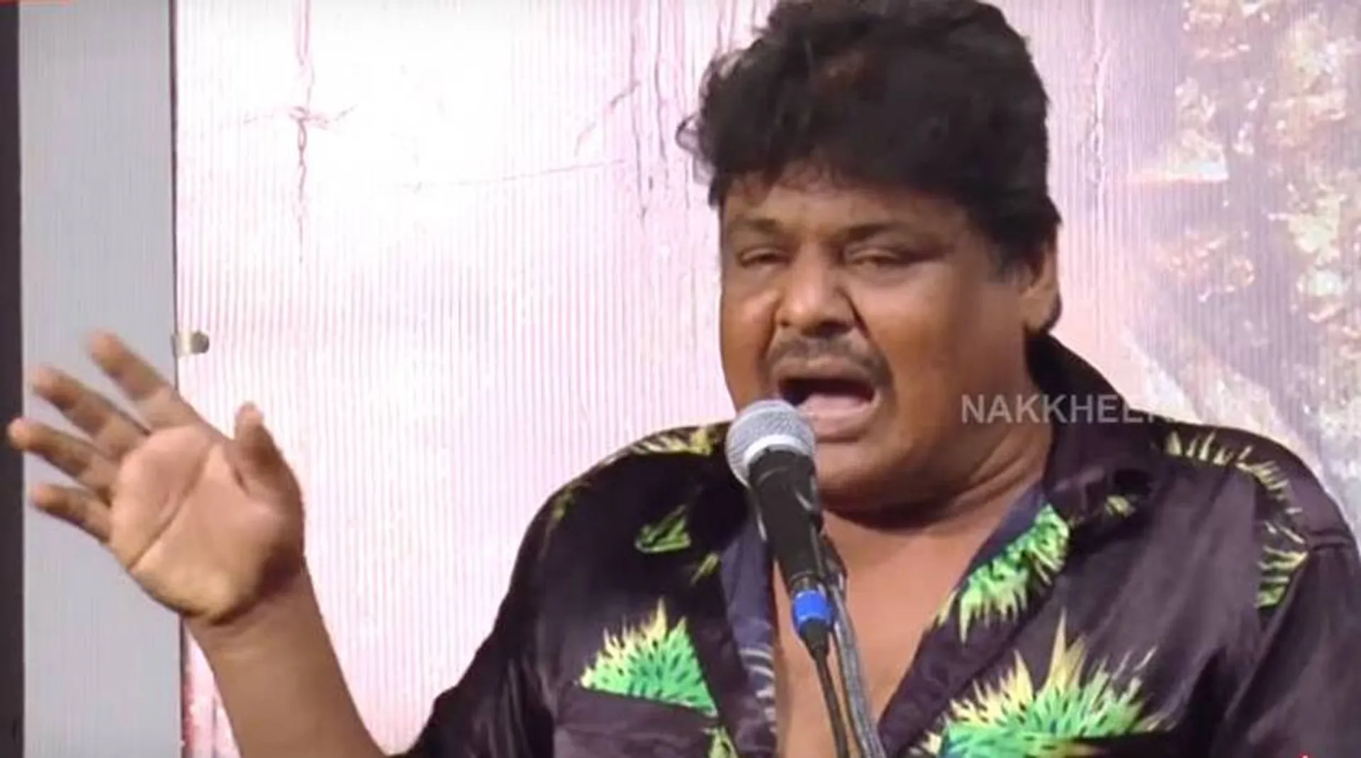 Mansur Singing